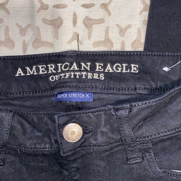 BLACK DISTRESSED AMERICAN EAGLE JEGGING - Picture 4 of 10